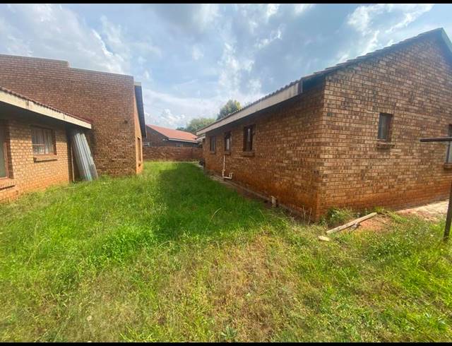 4 BEDROOM HOUSE FOR SALE IN AERORAND